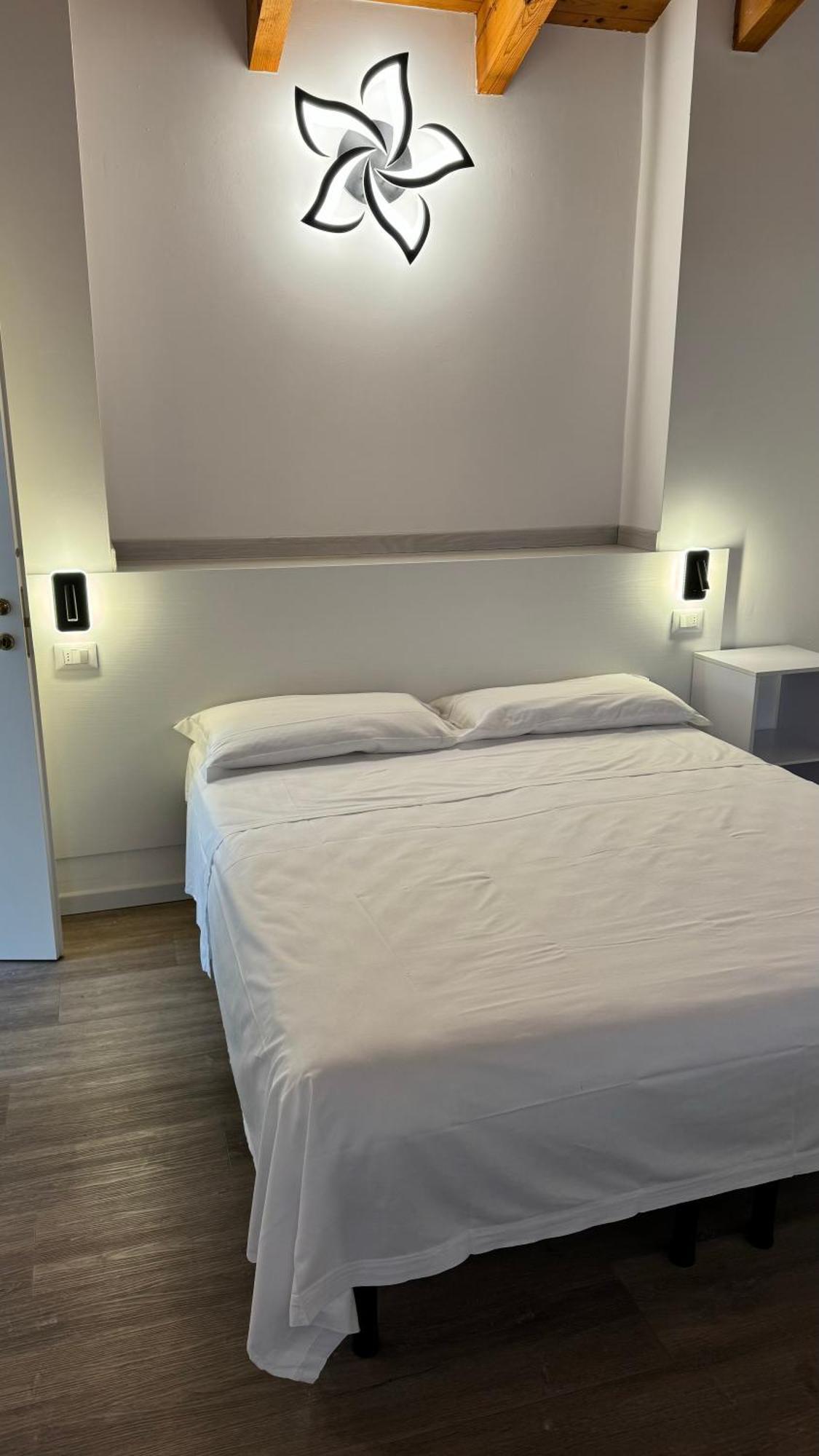 Doppel- oder Zweibettzimmer
